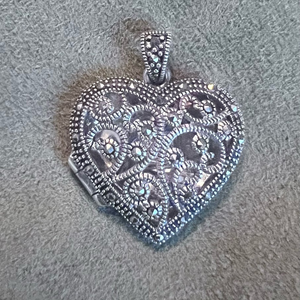 Intricate Silver Heart Brooch